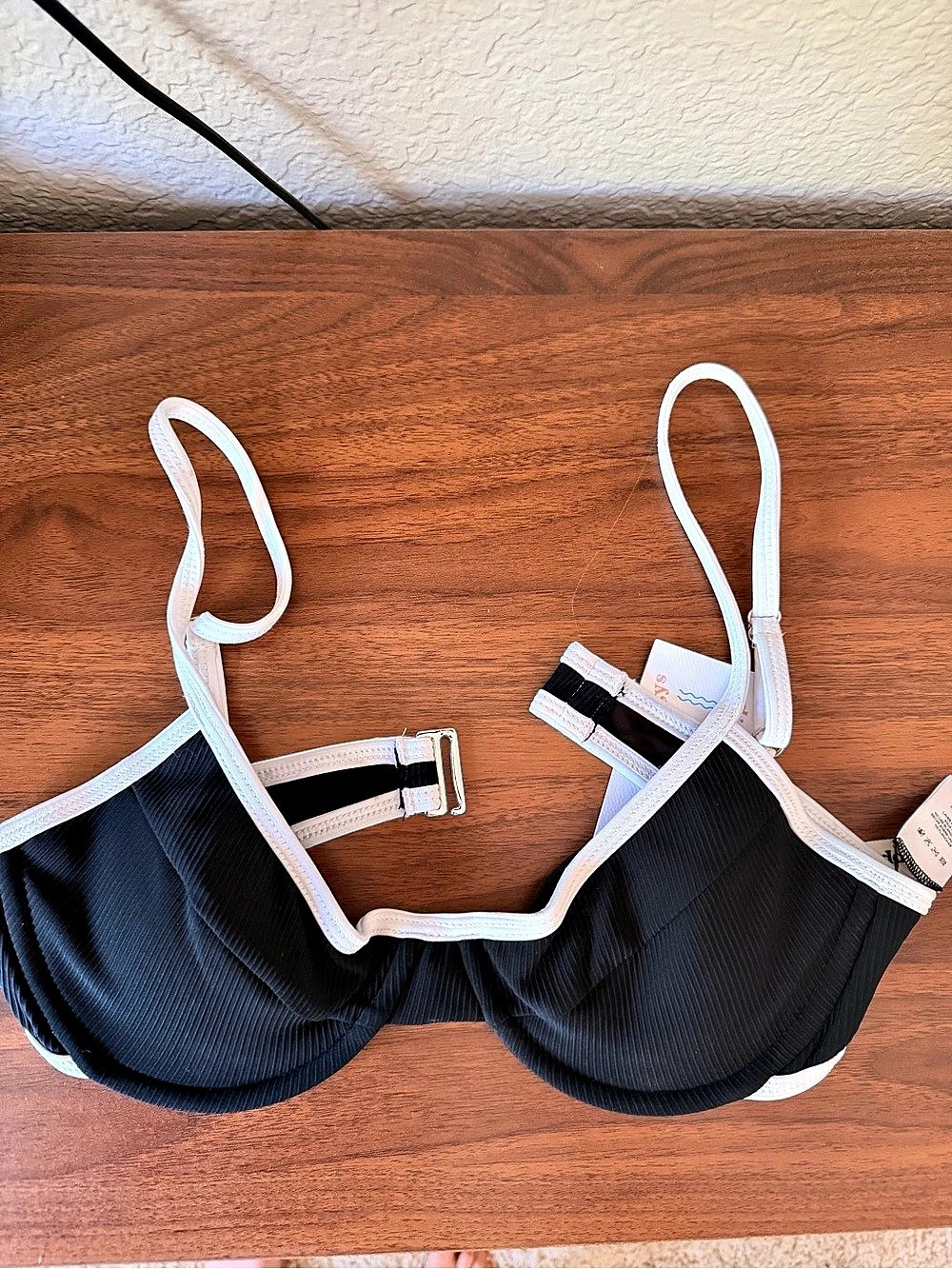 dippin' daisy's Black & White Bikini Top NWT
